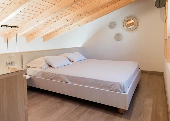 Tempestini Exclusive Nikiana