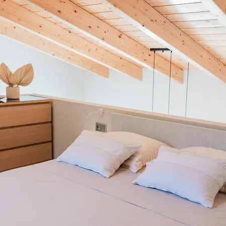 Tempestini Exclusive نِكيانا